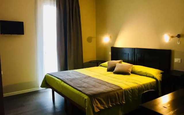 Pove 2.4 Hotel