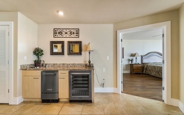 Crc1009 2 Bedroom Condo