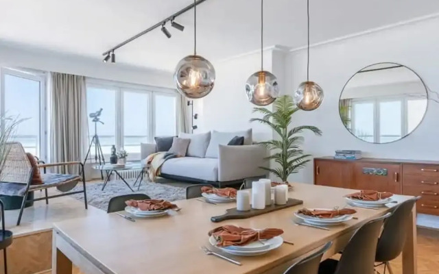 Frontal Seaview Apartment in Ostend