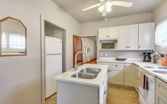 Stroll to Bradenton Riverwalk! Stylish Apartment