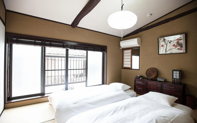 Maeniiya Machiya Inn