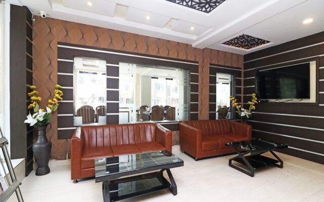 OYO 7054 Hotel Amabalika