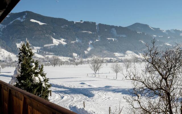 Spacious Apartment near Ski Trail in Maishofen