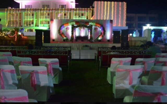 Hotel East West