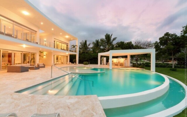 Luxury 5-room Modern Villa With Movie Theater at Exclusive Punta Cana Golf and Beach Resort