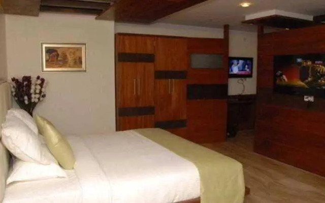 Meenal Hotel
