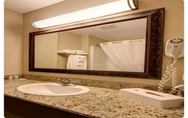 Comfort Inn & Suites