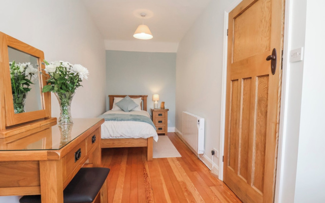 Holly Cottage