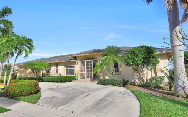 Shalimar Waterfront Pool Home