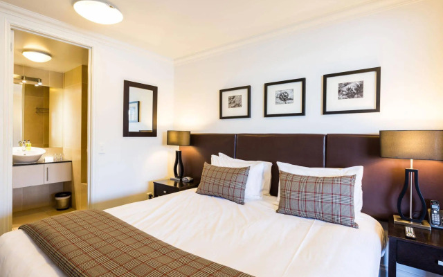 Luxury Lake Suites