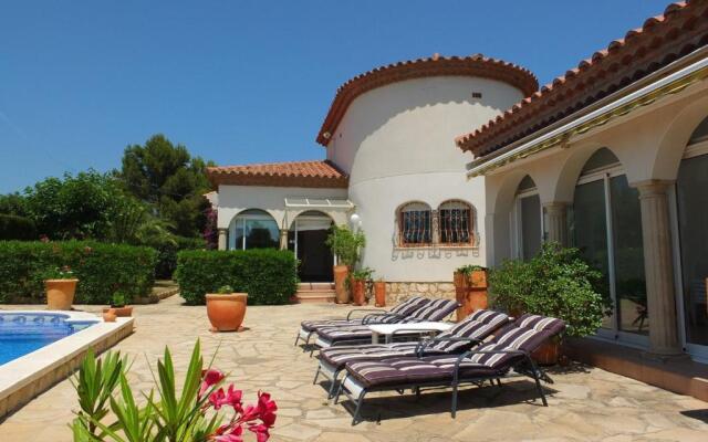 Villa Leonore stunning 2bedroom villa with air-conditioning & private swimming pool