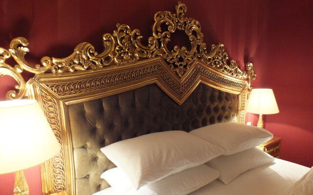 Real King Hotel