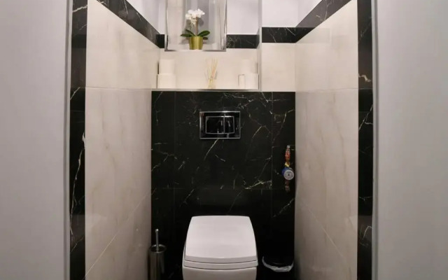 LuxuryFlat near centre on118 sqm, 3BR,2BTH,8bed,AC