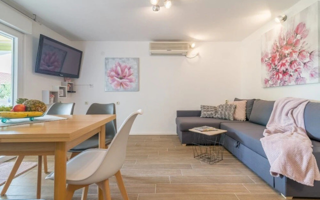 Sandra - 150 Meters From the Beach - A1