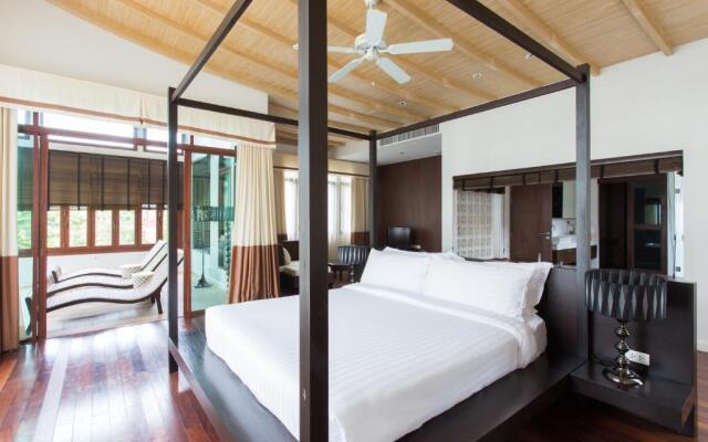 Amatapura Beachfront Villa 10