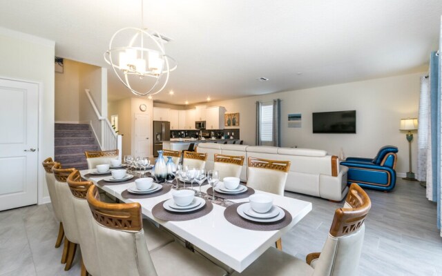 1670 Moonvalley Drive