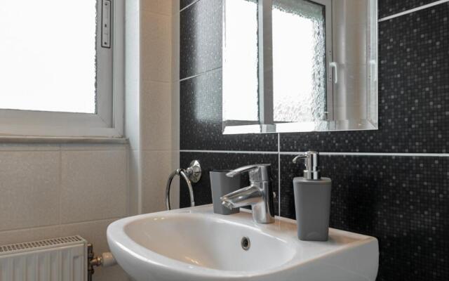 Central Luxury Suite