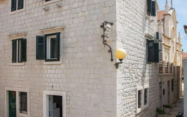 Apartments Mira