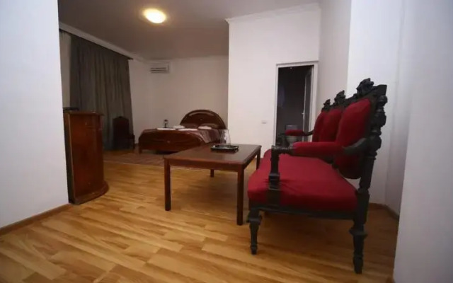 Hostel Lion