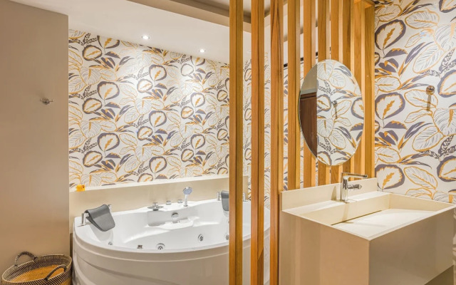 HOM54 Luxury Suites