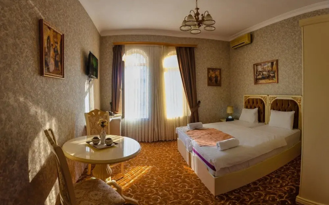 Отель Iva Old City