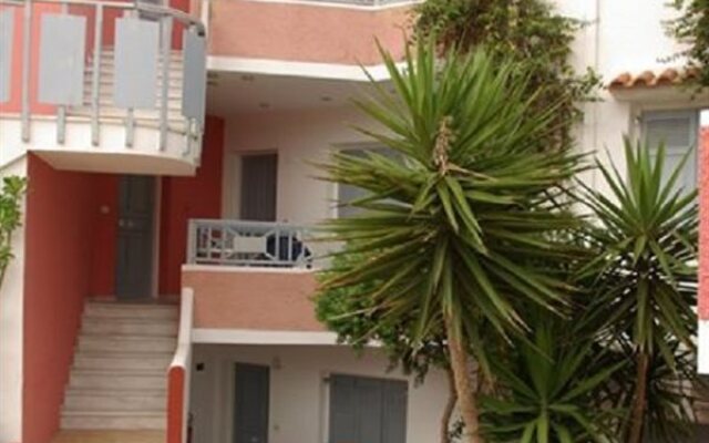 Coralli Beach Apartments