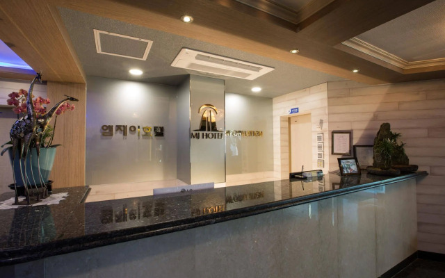 MJ Hotel