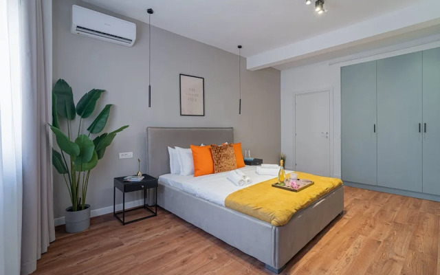 Modern Spacious 2BR Steps to Cismigiu Gardens