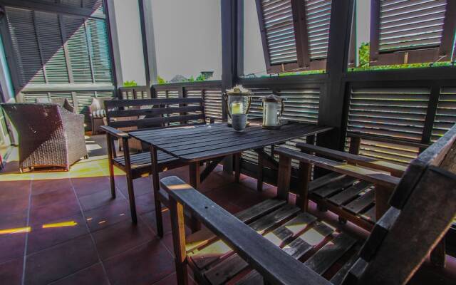 Rosemary Beach Rentals by Counts-Oakes