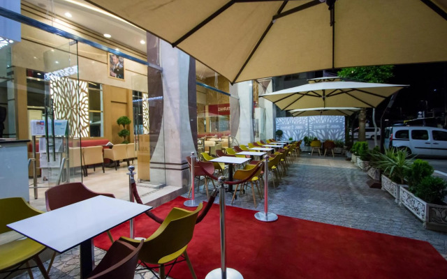 Hotel Zahrat Al Jabal