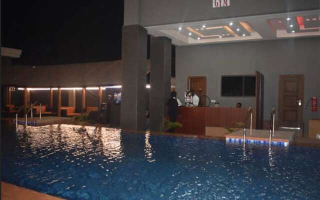 City Cruz Hotel