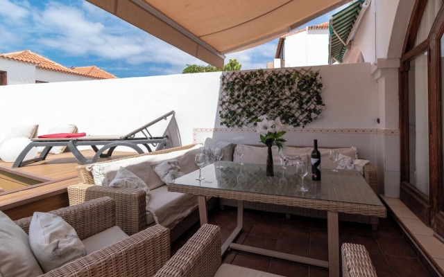 Villa Tricia 6 Bedroom Las Americas