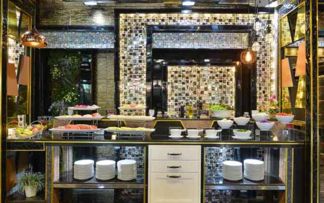 The Breton Hotel Media