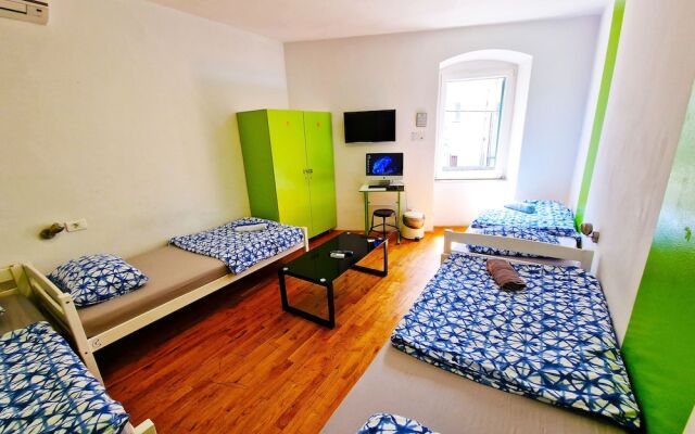 Croparadise Hostel