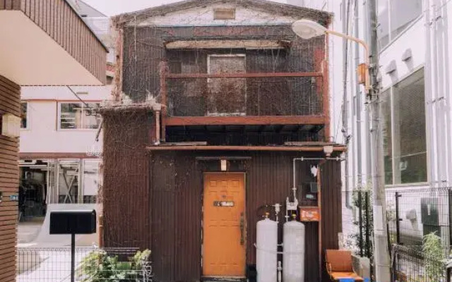 Ivy Place Harajuku: Urban Steel Teahouse