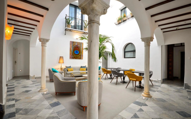 Legado Alcázar Hotel