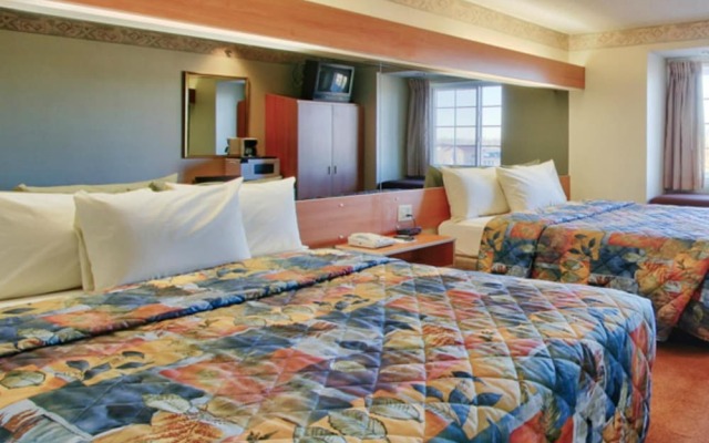 Western Skies Inn And Suites