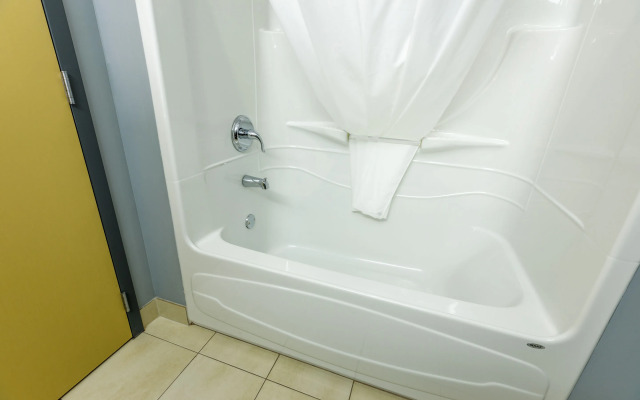 Quality Inn & Suites, Victoriaville,  QC