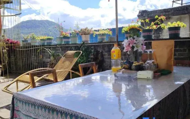 Tengchong Gaogu Mountain House Chinese Inn