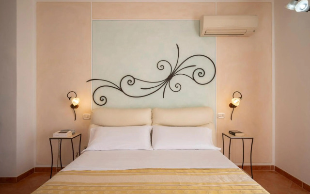Lola Piccolo Hotel