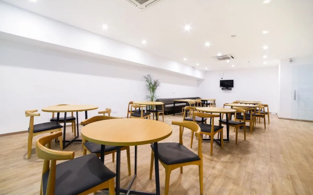 Oyo Townhouse 120 Shushant Lok