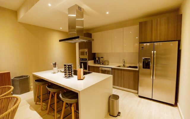 Vista Vela 2104 3 BR by Casago