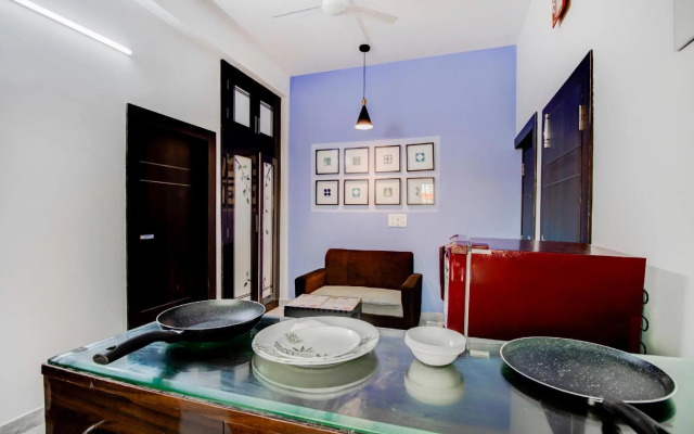 OYO 30514 Modern Stay Near ITER College