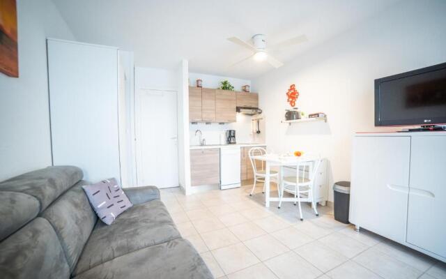 SUN7 STUDIO -FACE PLAGE- WIFI-PARKING -PISCINE - CoHôteConciergerieLaGrandeMotte