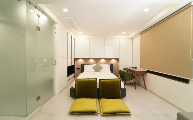 Ebony Residency