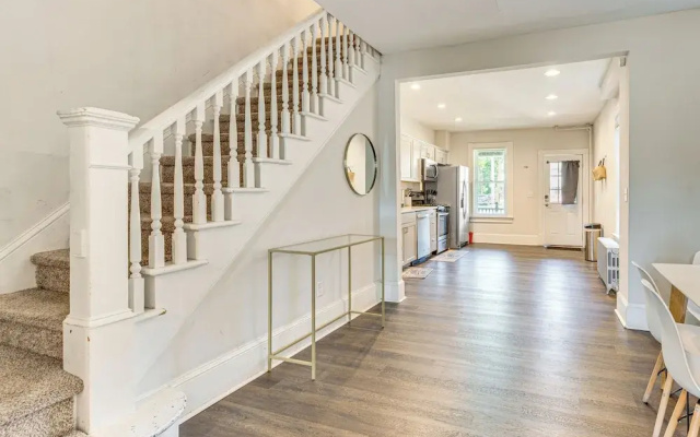 Shop & Dine: Central Stroudsburg Townhome!
