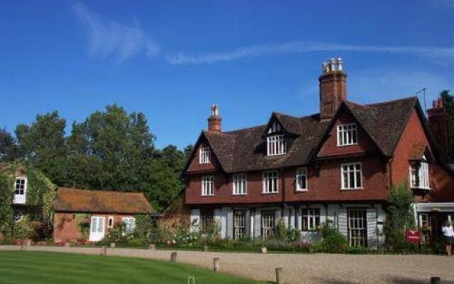 Ravenwood Hall Hotel