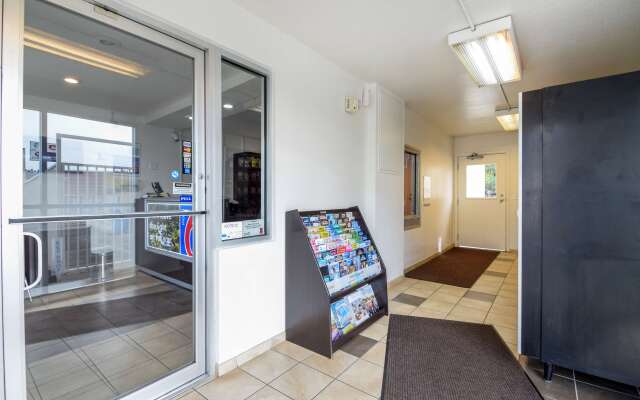 Motel 6 Kelso - Mt. St. Helens