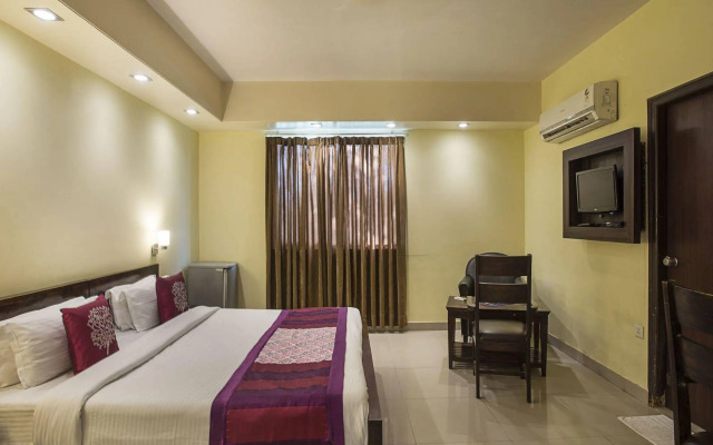 OYO 2048 Hotel Le Grand