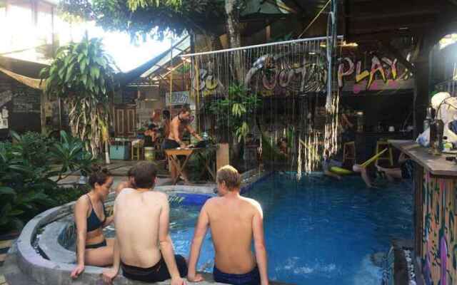 YezYezYez All Good Hostel